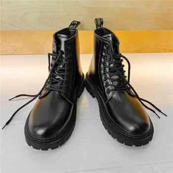 Мужская обувь с высоким верхом Осень Черный Мальчики на высоком каблуке Мягкие кожаные мотоциклетные ботинки Мужская повседневная кожаная обувь на открытом воздухе Mid-Top Повседневная кожаная обувь