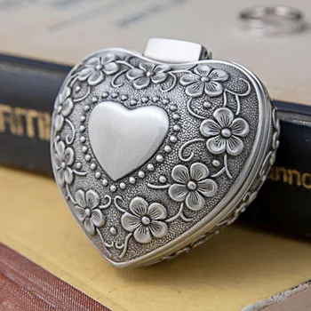 Портативная ретро мини-шкатулка для драгоценностей в форме сердца Коробка для обручальных колец Металлическая европейская коробка для хранения ювелирных изделий Органайзер для ожерелья